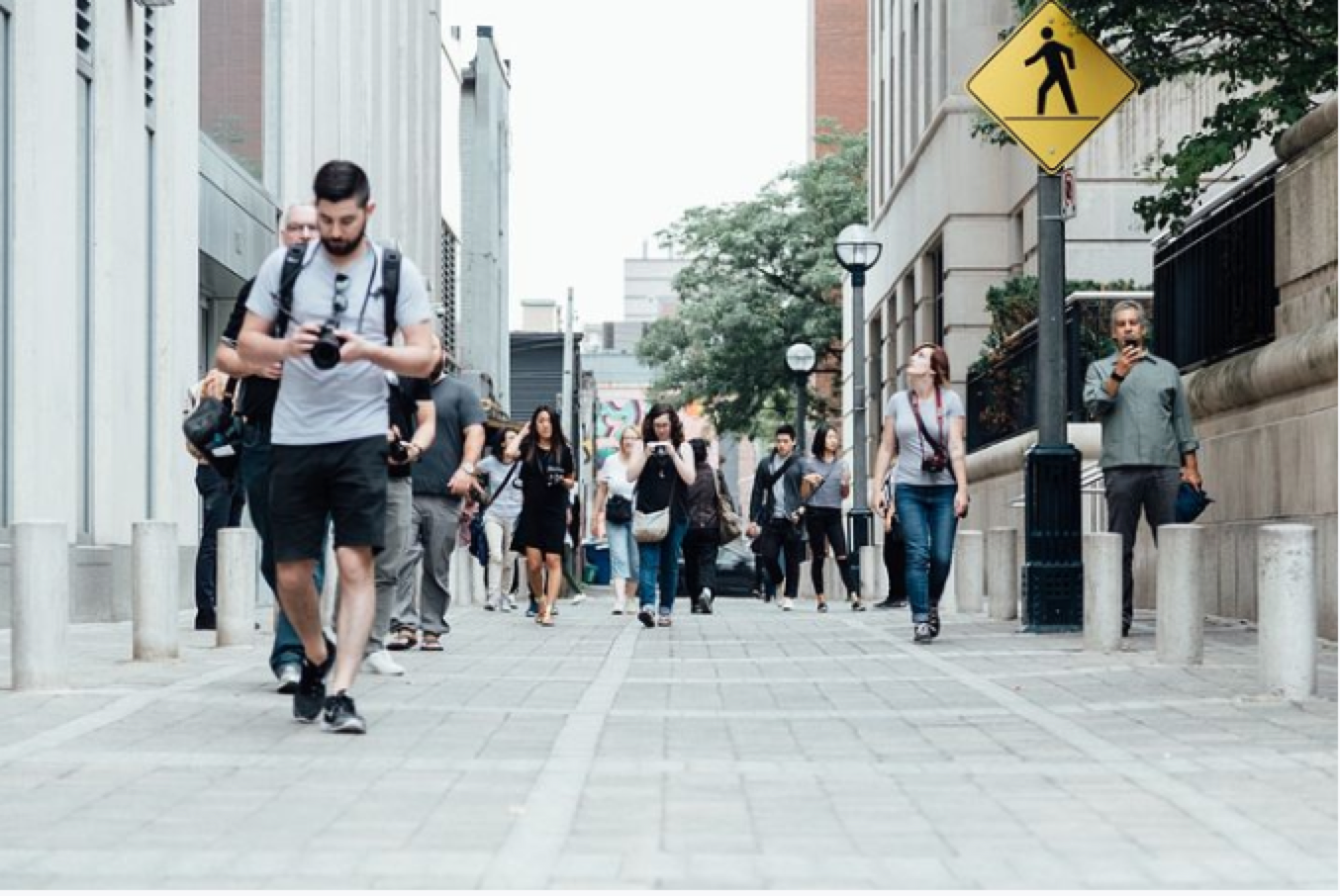 La información que damos al caminar por la calle - Teresa Baro