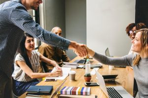 El saludo en la empresa